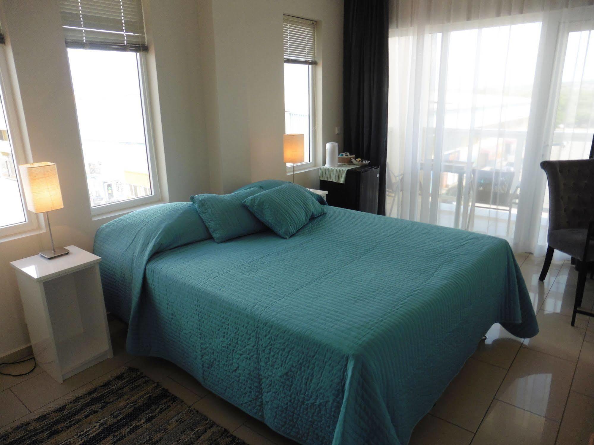 The Downtown Hotel Bonaire Playa Kültér fotó